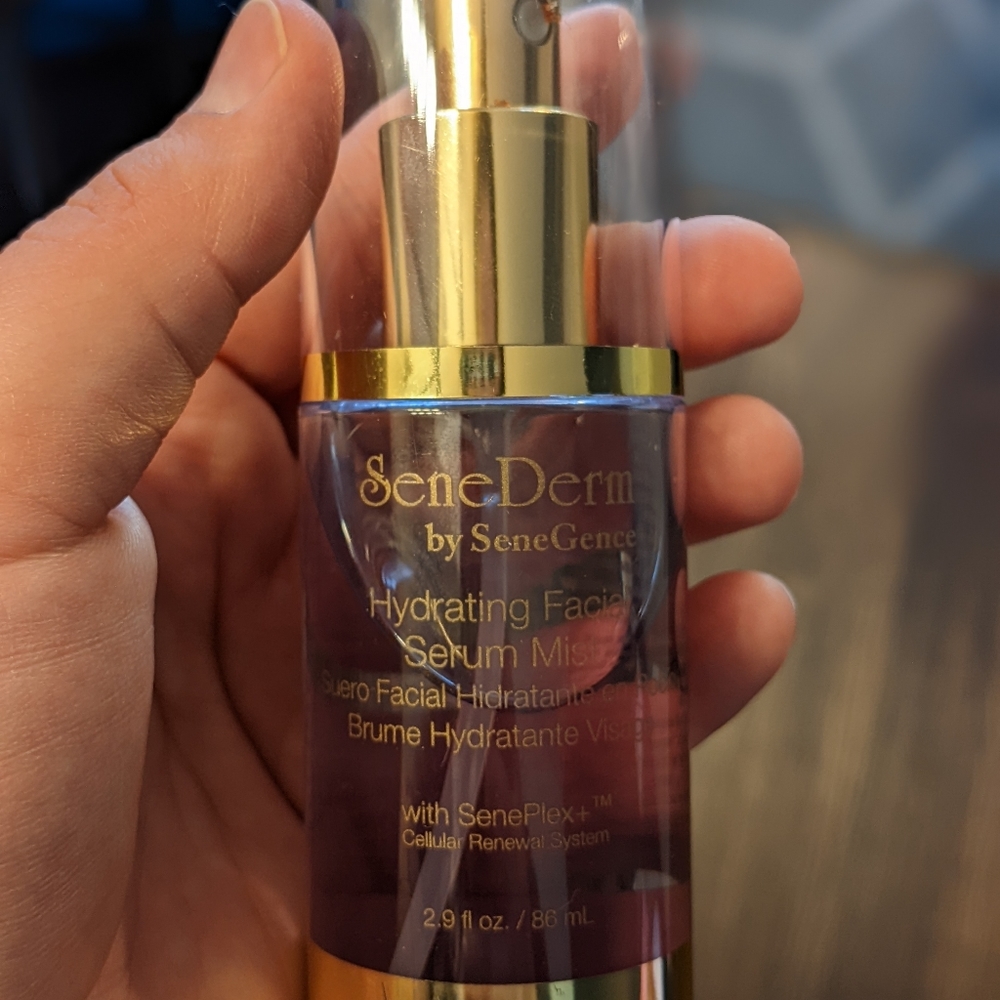 Senegence hydrating mist
